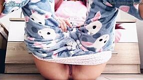 hot skinny teen 18+ masturbate shaved pussy cum 😩