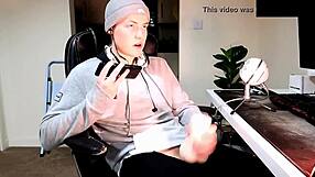 yo, i'm just masturbating while chatting dirty on the phone with my girl