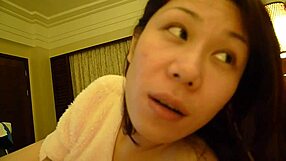 Chinese Bitch Zhao婧 Delivers a Steamy Blowjob Scene