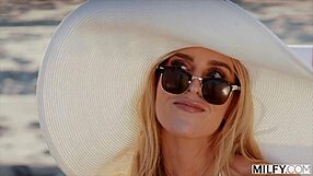 Milfy Photographer Intensely Subjects Sexy Blonde Sarah To Cunilingus And Deepthroat