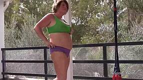 Chubby amateur milf jojo does yoga workout