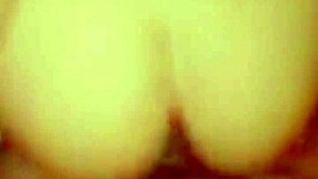 mi amiga colegiala se desviste en frente de mi y me provoca que le follen ese culito cremoso