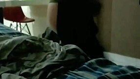 mi amiga colegiala se desviste en frente de mi y me provoca que le follen ese culito cremoso