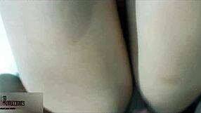 Follo el coño de mi hermanastra mientras hace ejercicio