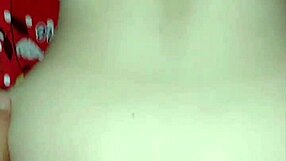 An amateur college girl fumbles herself and cums