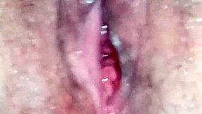 Fodendo e gozando no cu da novinha