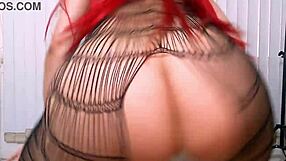 Hermosa culona, how long can you dance naked?