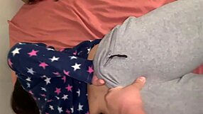 mi hermanastra entra a mi habitacion sin permiso y la saco a rastras halandola del pantalon dialogos en espa�ol