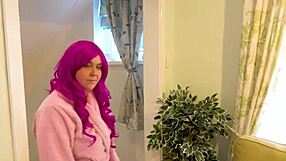 Britská amatérka podvedena, aby cucala yorkshirský pták poprvé