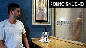 Essa Safada Ama Se Exibir Na Sauna