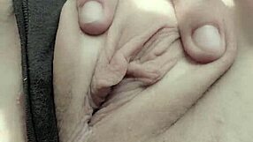 Girlfriend fingers herself wildly in taxi ride!