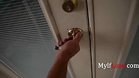 Plumber Fixes Ebony MILF's Leaky Pipes with Naomi Foxxx