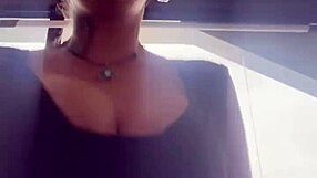 Training at the gym, my tits bounced out! I got so wet from the scene, dripping with desire!