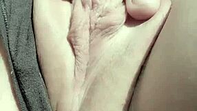 Girlfriend fingers herself wildly in taxi ride!