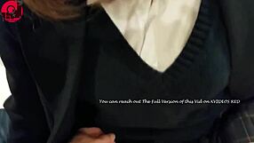 Üniformalı Asyalı bebekler sansürsüz aksiyonda emiyor!