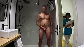 Hej, možeš li mi pomoći da svršim u kupatilu?