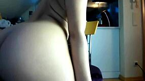 Cute Sexydea subtly squirts during live webcam masturbation