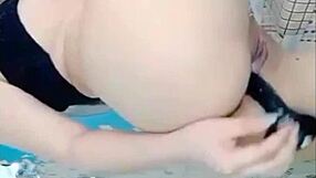 18yo teen pinay pussy fingered and dildo shown