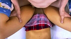 La Estudiante De Arte Tuvo Una Experiencia Apasionada Con Su Modelo Masculino En Su Apartamento Después De Una Sesión De Dibujo