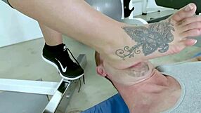 i'm fucking sexy big tits with foot fetish, her wet ass and chubby body driving me wild.