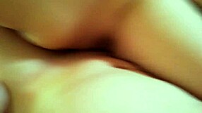 Tak Tahan Naik Memek Dia Lepas Dia Ambil Mainan!