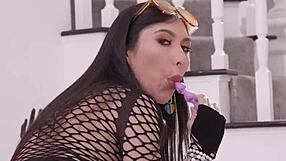 Penelope Woods fuxx her ass and pussy nailed before she got anally rammed in a hard core scene