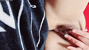 mi maestro me graba como me masturbo frente a él y venderá el video a mis compañeros