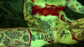 Milf on the shelf for xmas solo orgasm 😍