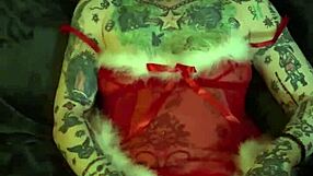 Milf on the shelf for xmas solo orgasm 😍