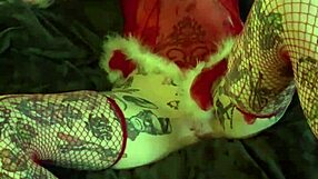 Milf on the shelf for xmas solo orgasm 😍