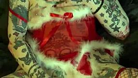 Milf on the shelf for xmas solo orgasm 😍