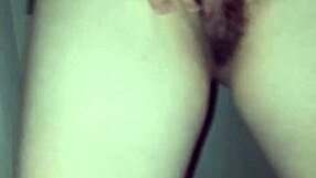 Adoro mostrar minha buceta para meu marido masturbar gostoso pra min