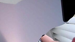 giantess kenna crushes slave with her huge feet!