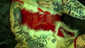 Milf on the shelf for xmas solo orgasm 😍