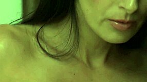 does this milf want her pussy licked by a cutie?