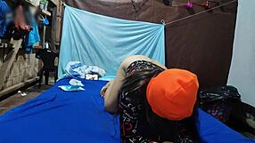 Madrastra Es La Mas Sucia Mientras Folla Con Su Hijastro Luego De Esperar A Mi Hijastro En Cama Le Pedi Que Me Follara Como Su Zorra Y Que Me Hunda Su Pene En Lo Mas Profundo De Mi Vagina Caliente Porno Real Casero