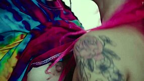 qween and pocahontas rub pussies after gossiping about boy