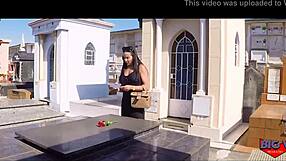 Bianca Naldy in Makevlog series.