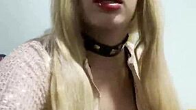 The TRAVESTI is MASTURBATING nicely at home.