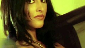 Bollywood babe strips naked on bed for handjob!