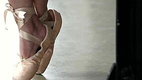 Fetish blonde gets cum all over her sexy feet after wild footjob!