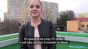 เอเย่นต์สาธารณะ: เด็กสาวผมแดงน่ารักโดนเย็ดแรงบนฝากระโปรงรถในที่สาธารณะ POV!