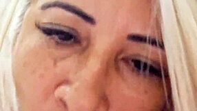 milf playin' with dildo toys naked in amateur fetish fun.