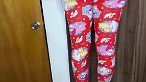 mi deliciosa hijastra limpiando el cuarto que rico me encanta quedarme a solas con ella