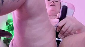 My First Time Using Anal Vibrator On Fat Pussy And Hairy Beaver.