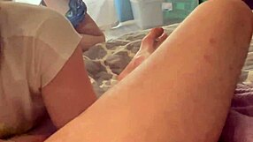 amateur babe shows sucking skills