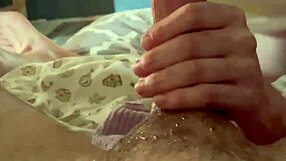 amateur babe shows sucking skills