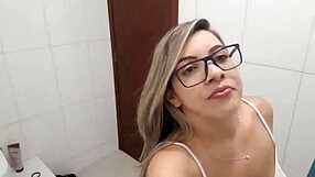 Naughty Gorgeous Woman Masturbates Pussy During Cleaning Fetish Show