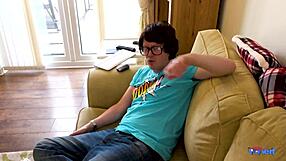 Sarah Jane gives amazing blowjob in homemade video 😍