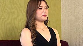 asian babe craves more than boyfriend's sex deepthroats stranger